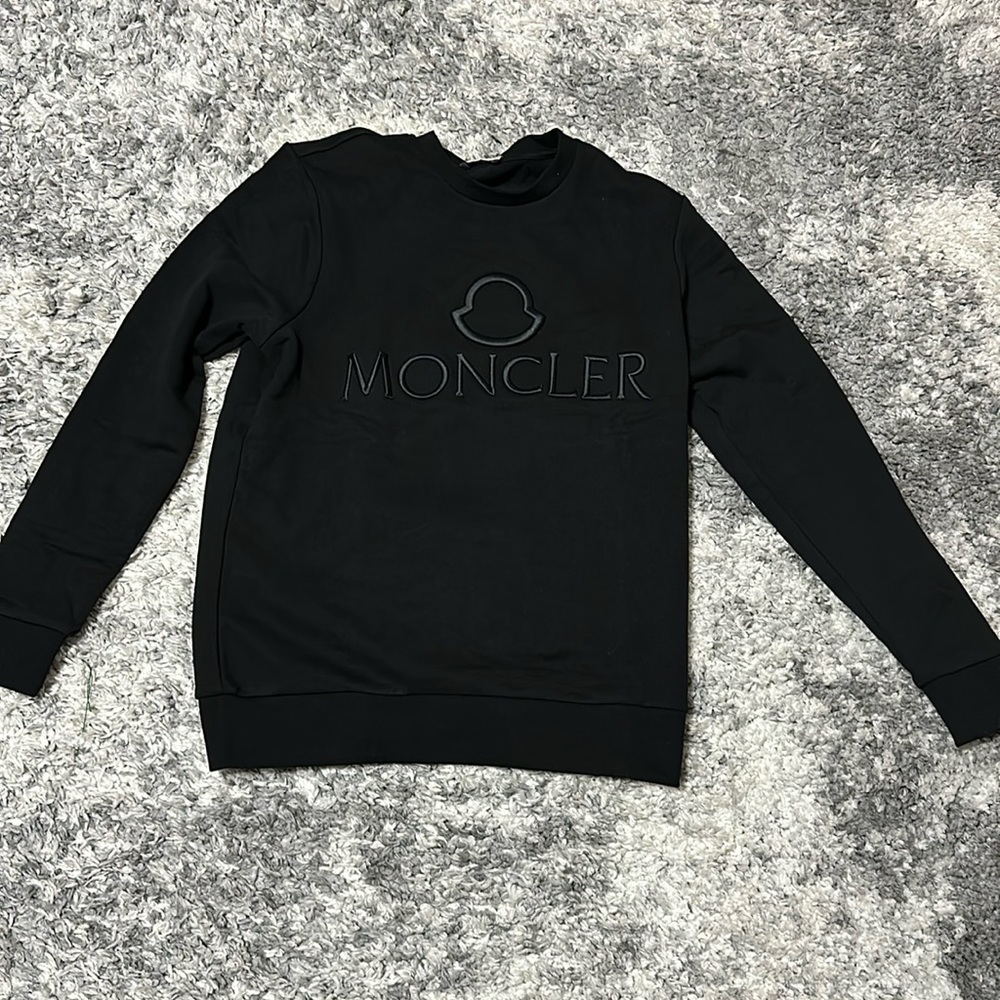 Moncler cotton crewneck size m new without tags